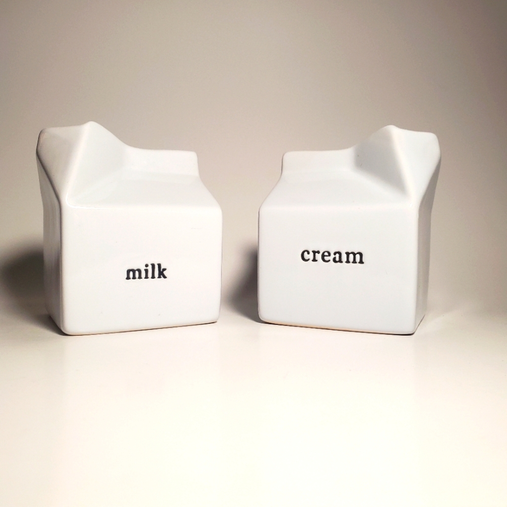 BISTRO BLANC Milk And Creamer Stoneware